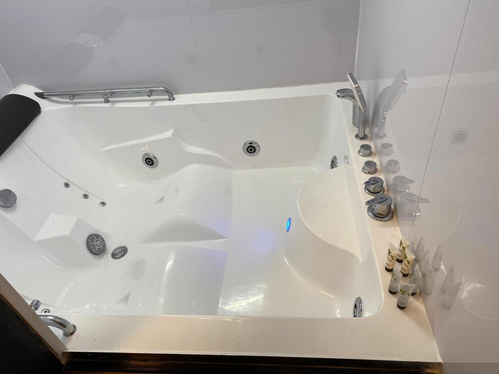 Wns Hotel Лондон Екстер'єр фото